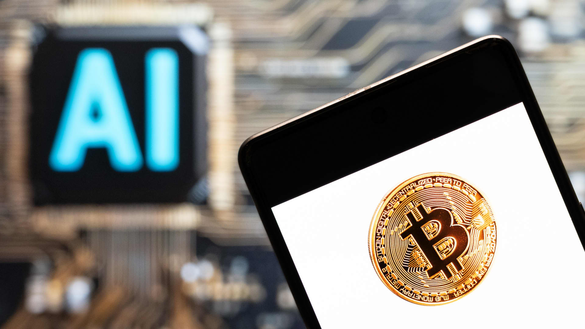 Arthur Hayes Warns of AI Overinvestment Crash, Says Crypto Will Absorb the Bailout Liquidity