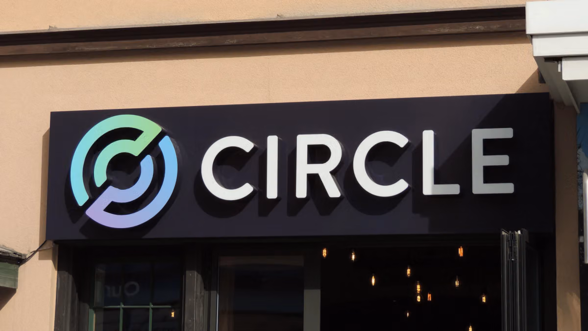 Circle Pushes Back on Rival Stablecoin Models as Coinbase Backs Competitor Offering Larger Partner Cuts
