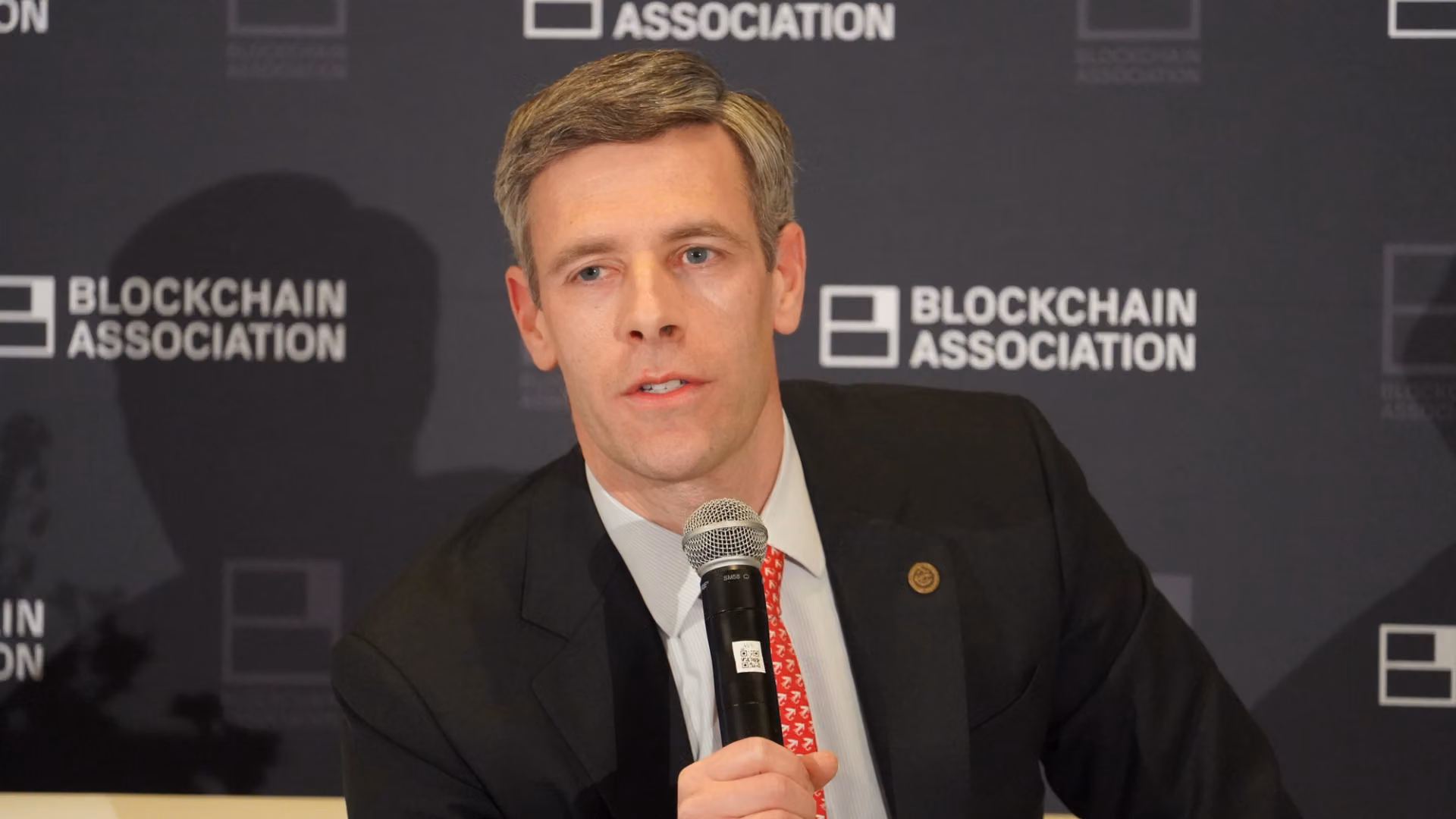 U.S. Bankers' Group Challenges OCC Over Crypto Trust Charters in Federal Court